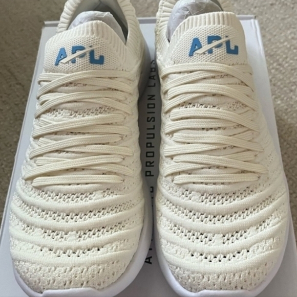 NIB APL TechLoom Wave Women's 7.5 Ivory Cream Running Sneakers Slip-On - Picture 13 of 13